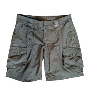 Columbia Women's Cargo Shorts Army Olive Green 6